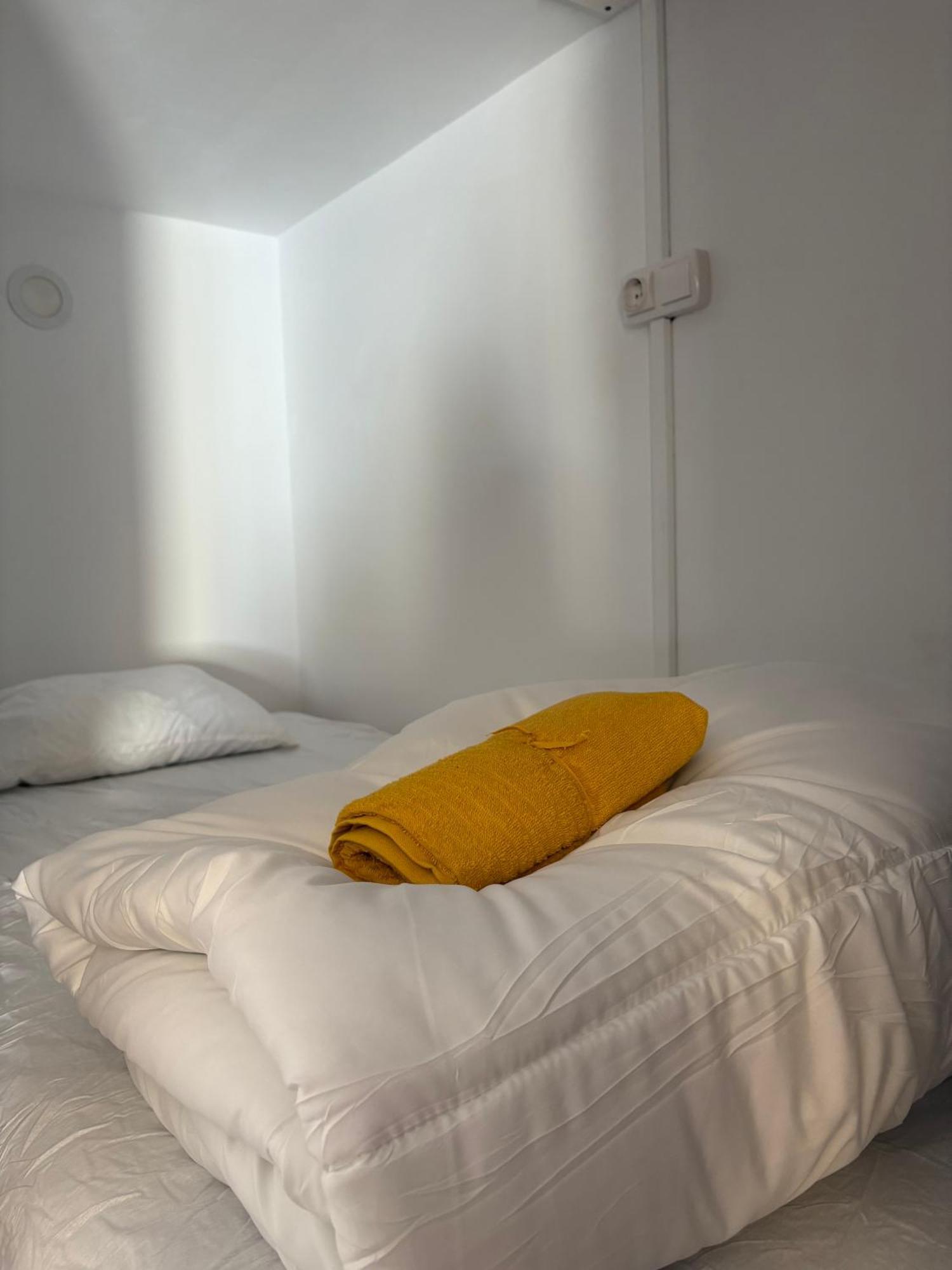 Spanglish Hostel Benidorm Exterior photo