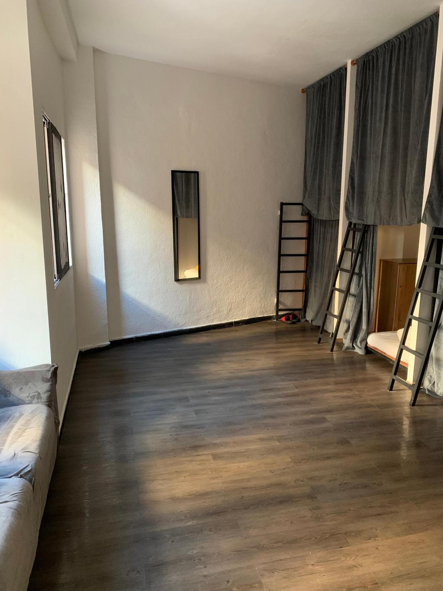 Spanglish Hostel Benidorm Room photo